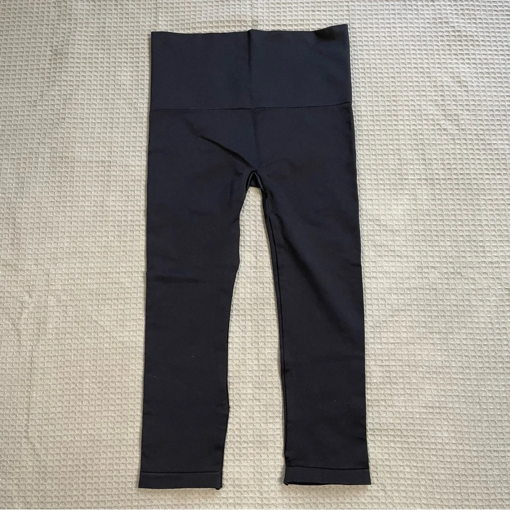 Soma‎ Seamless Slimming Tight Crop Legging Medium Womens Shaping Black